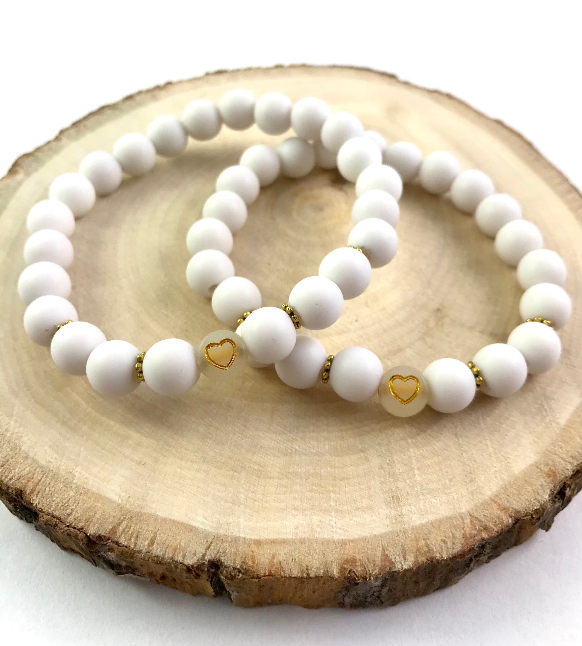 Korálkové náramky set 2 ks biele so srdiečkami-Bracelets-DIARAfashion-DIARA.sk