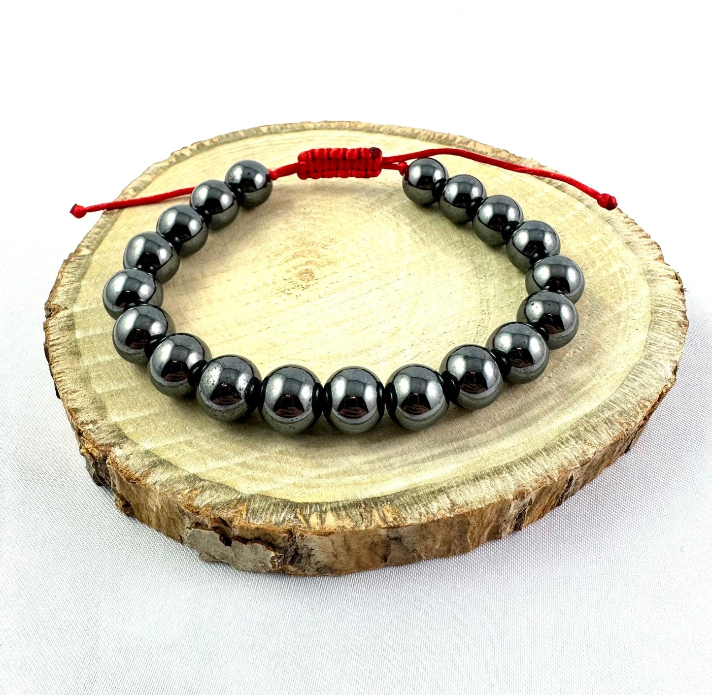 Náramok z minerálov Hematit 10 mm sivý na červenej šnúrke-Bracelets-DIARAfashion-Dámsky-DIARA.sk