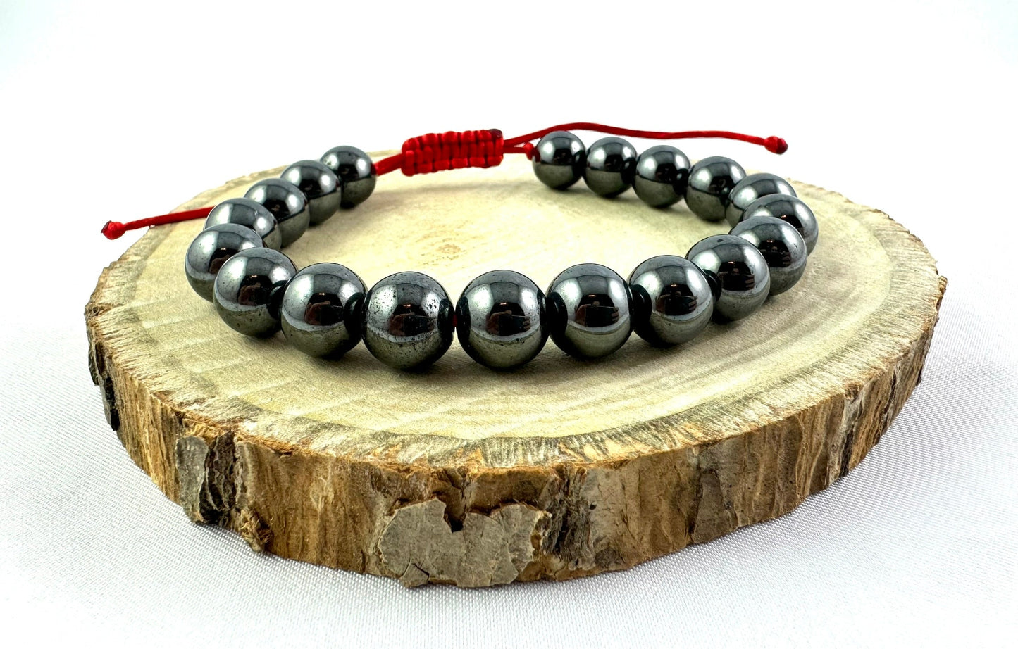 Náramok z minerálov Hematit 10 mm sivý na červenej šnúrke-Bracelets-DIARAfashion-Dámsky-DIARA.sk