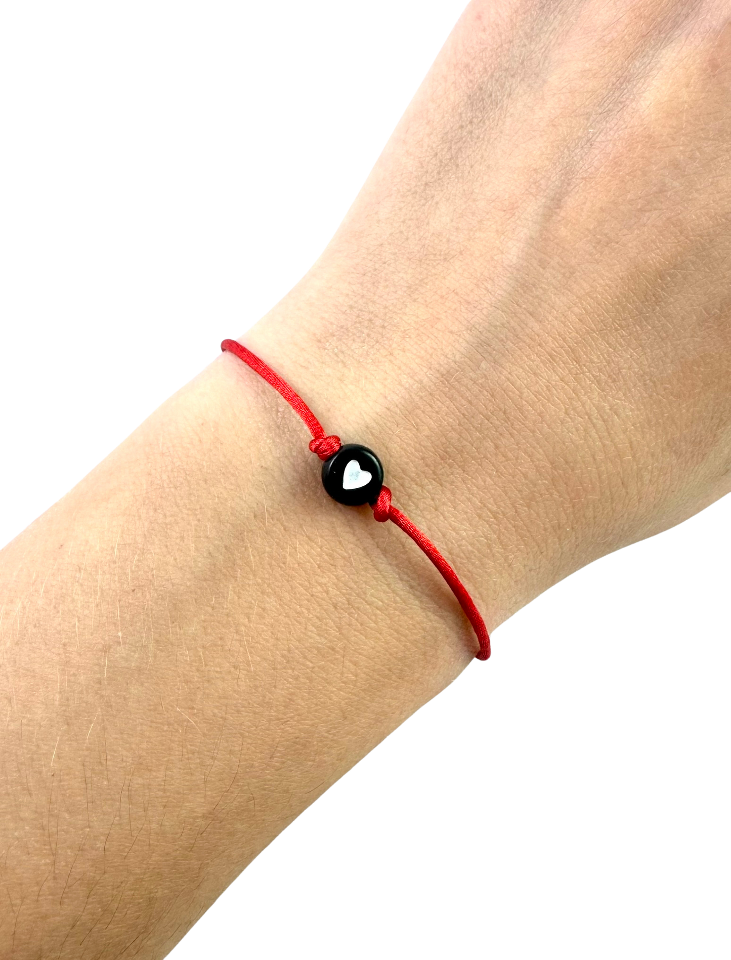Tenký šnúrkový náramok s čiernym srdiečkom nastaviteľný-Bracelets-DIARA-Dámsky-Červený-DIARA.sk