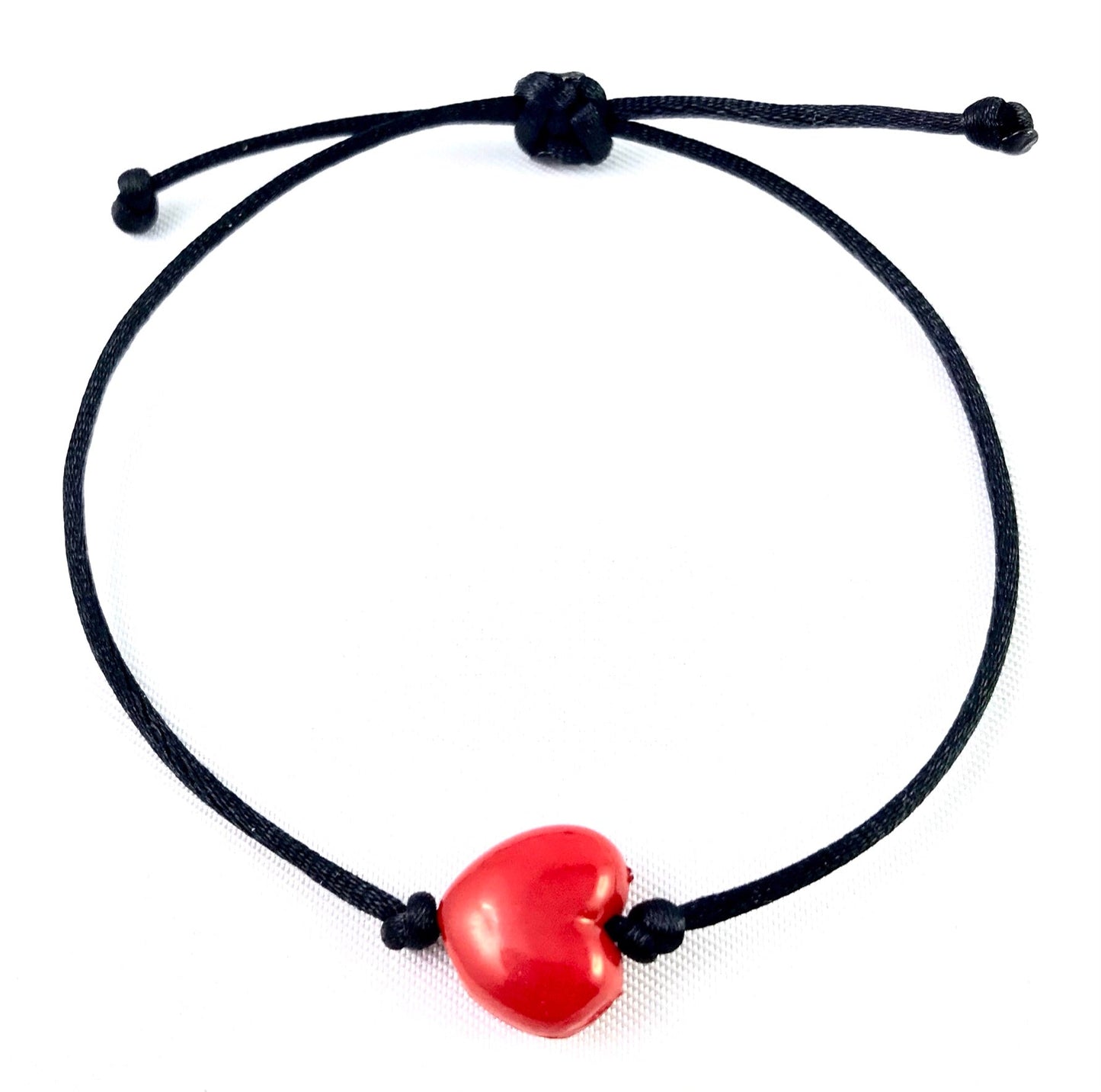 Tenký šnúrkový náramok so srdiečkom červený čierny-Bracelets-DIARAfashion-Dámsky-Červený-DIARA.sk