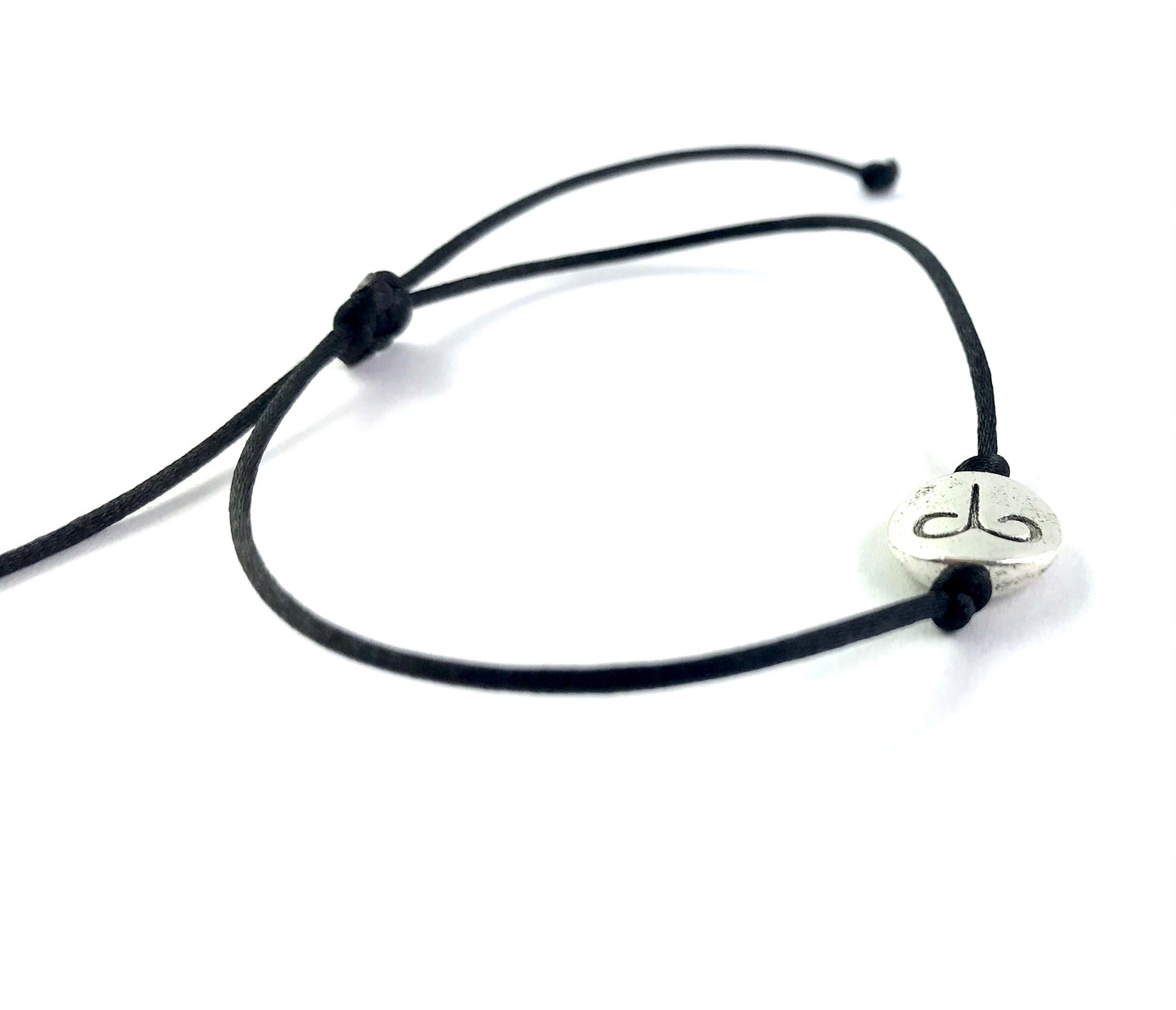 Tenký šnúrkový náramok zverokruh čierny-Bracelets-DIARAfashion-Dámsky-Vodnár-DIARA.sk