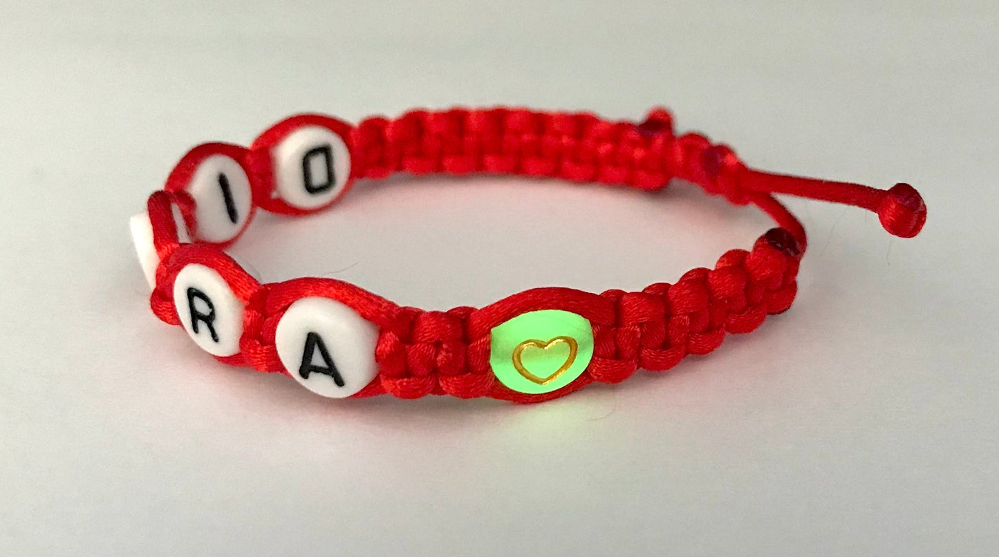 Detský pletený náramok svietiaci v tme rôzne vzory červená-Bracelets-DIARAfashion-Srdce-0-12 mesiacov-DIARA.sk