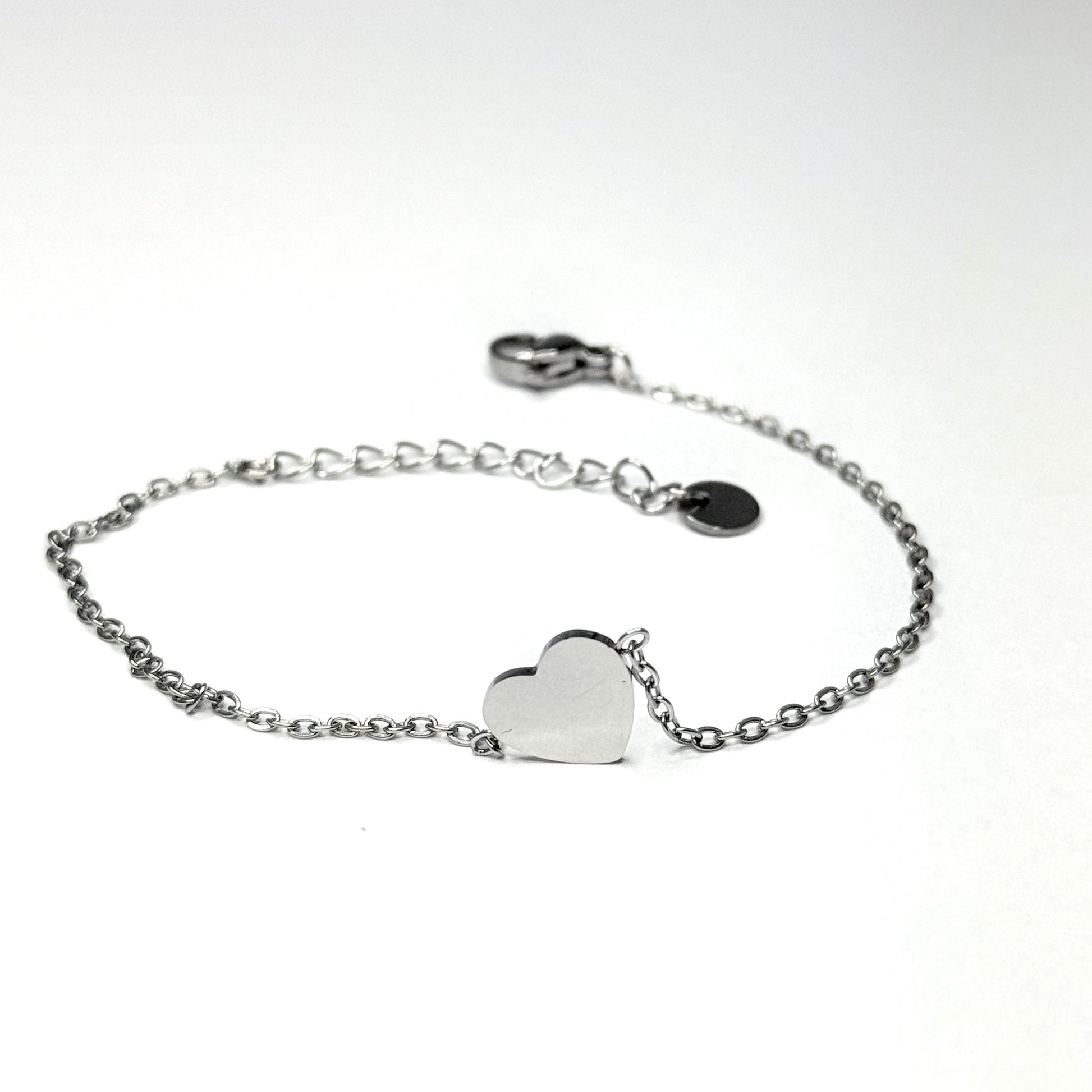 Náramok so srdiečkom z chirurgickej ocele strieborný-Bracelets-DIARA.sk-DIARA.sk