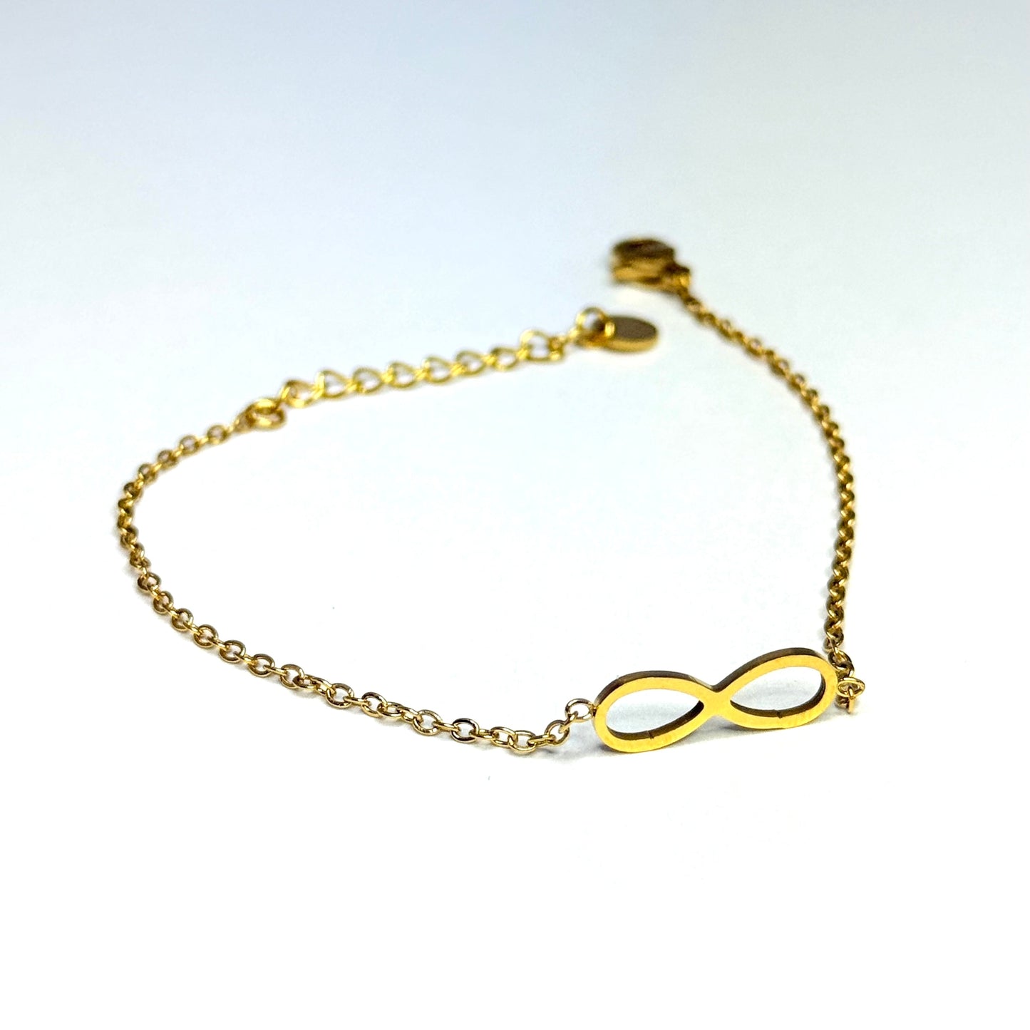 Náramok z chirurgickej ocele nekonečno zlatý-Bracelets-DIARA.sk-DIARA.sk