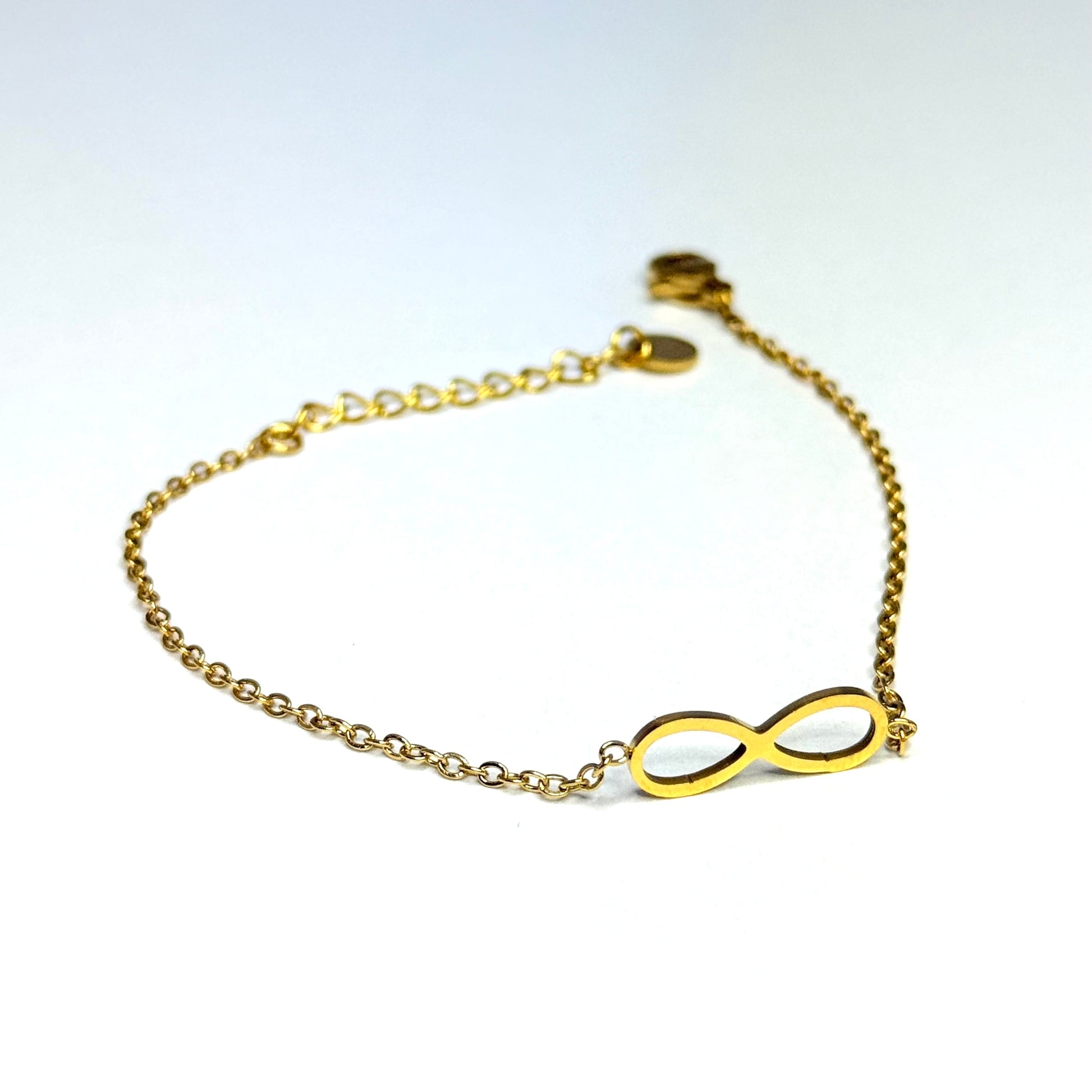 Náramok z chirurgickej ocele nekonečno zlatý-Bracelets-DIARA.sk-DIARA.sk
