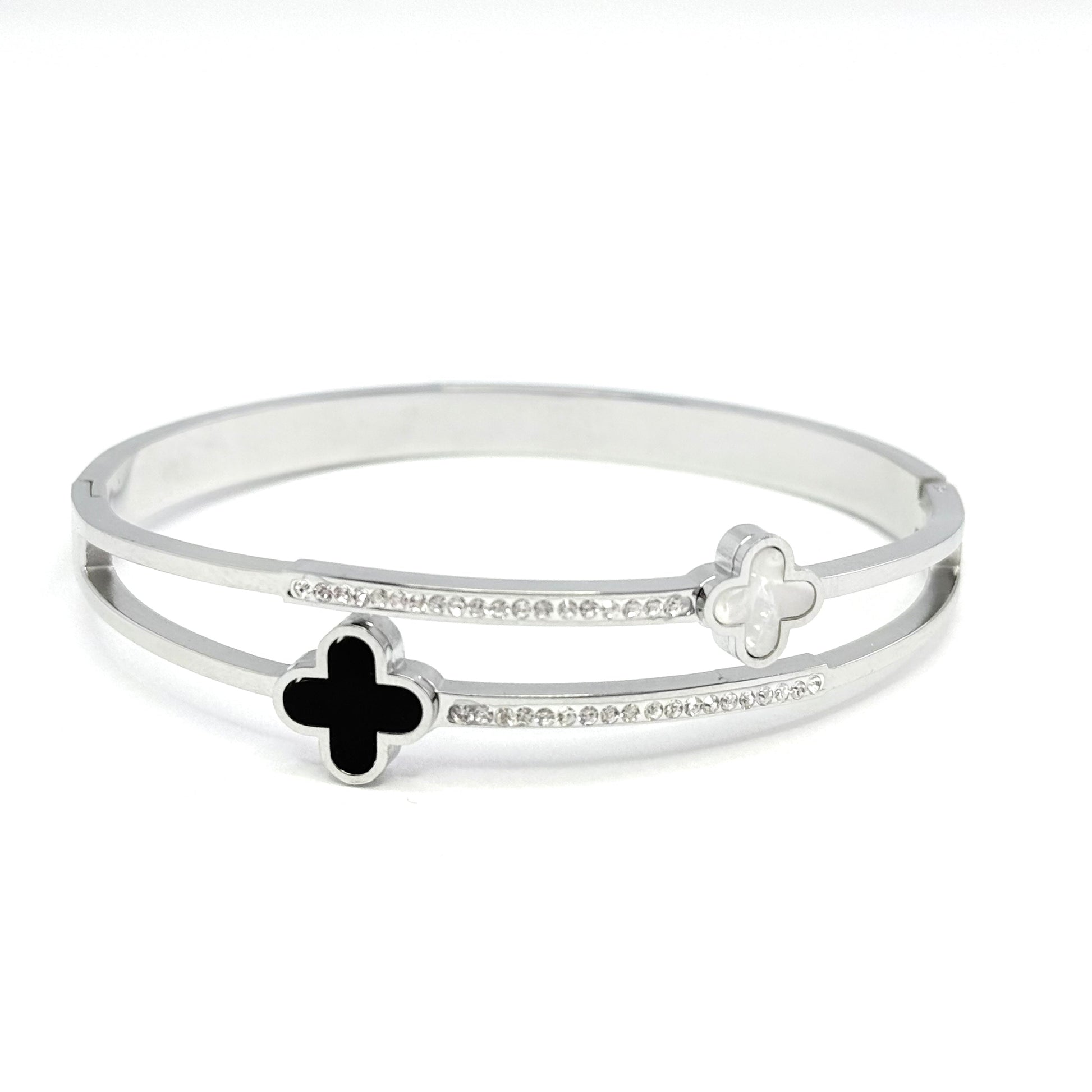 Obručový náramok z chirurgickej ocele so štvorlístkami strieborný-Bracelets-DIARA.sk-DIARA.sk