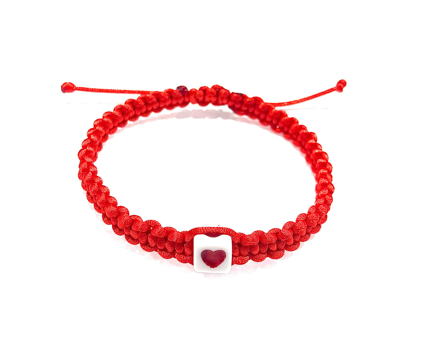 Pletený šnúrkový náramok so srdiečkom červený-Bracelets-DIARAfashion-Dámsky-DIARA.sk