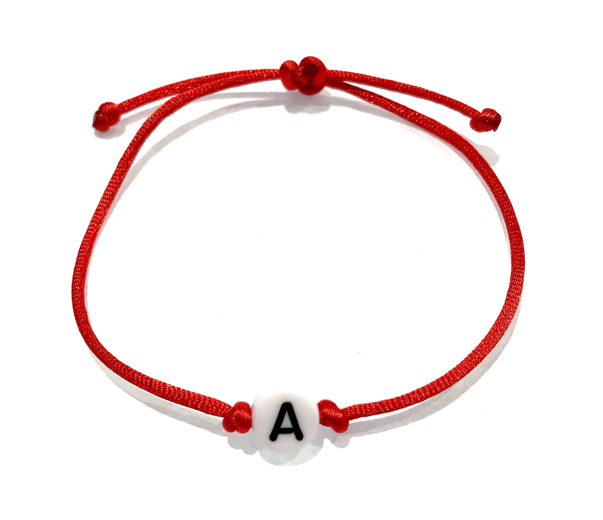 Šnúrkový náramok s iniciálou písmenkom-Bracelets-DIARAfashion-Červená-Dámsky-A-DIARA.sk