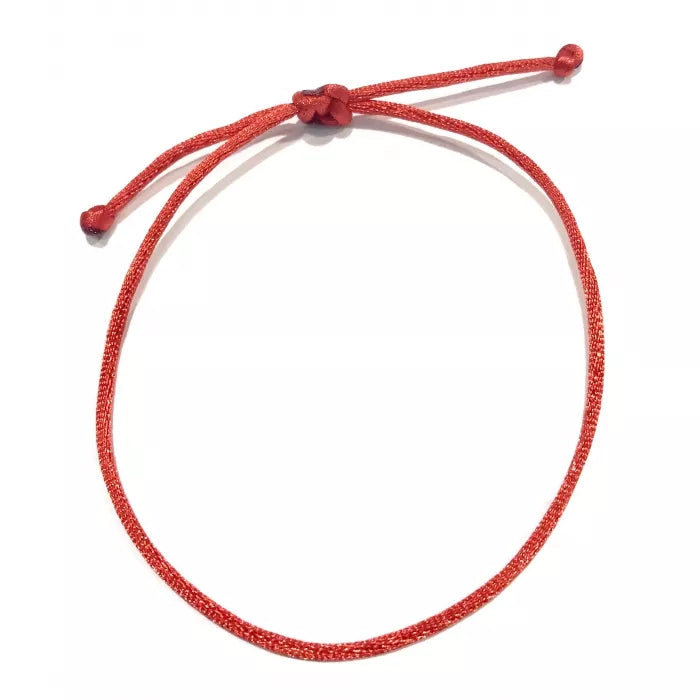Tenký šnúrkový náramok proti urieknutiu červený